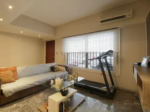 Venta casa 5 ambientes patio en Vélez Sársfield