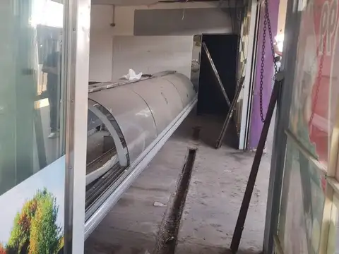 LOCAL EN TERMINAL DE COLECTIVOS DE PUENTE LA NORIA