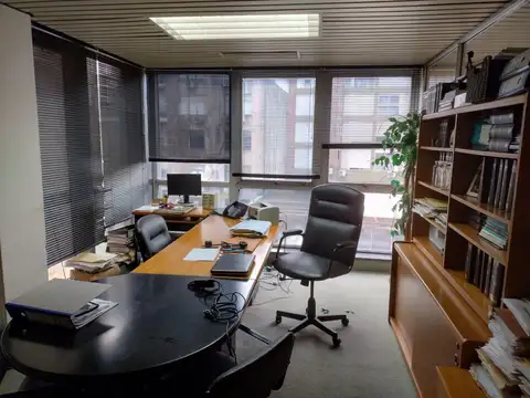Oficina en Venta con 4 cocheras