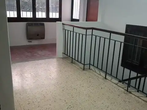 Casa 11 ambientes con 3 baños