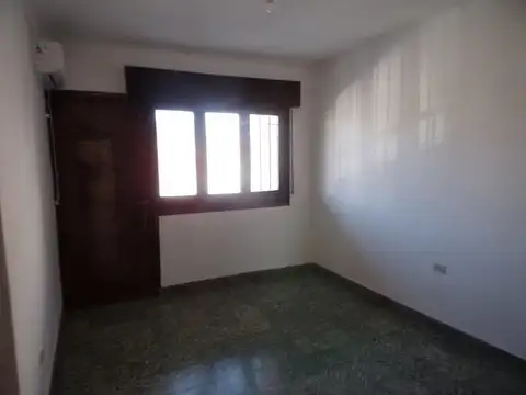 CASA CON 8 OFICINAS VENTA MACROCENTRO