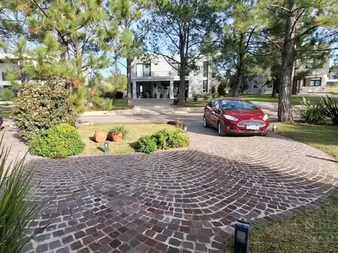 Casa en Venta en Club Miralagos, USD 340.000