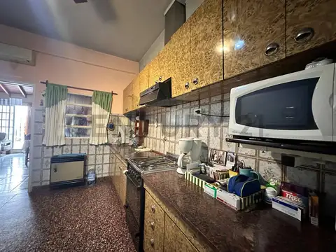 VENTA CASA 3 AMBIENTES MORON COCHERA APTO CREDITO