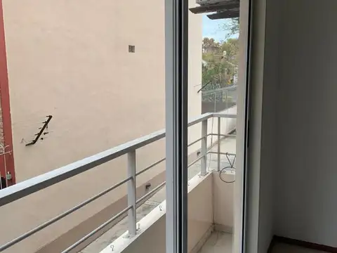 Departamento en Alquiler en Beccar-Vias/Rolon, $ 750.000