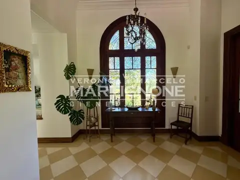 Casa en Venta con 5 cocheras