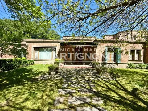 Casa de estilo campestre en Club de Campo San Francisco