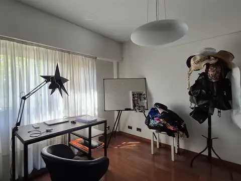 Casa 5 ambientes con 4 baños