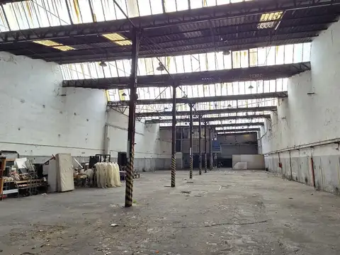 Av. Regimiento de Patricios al 1300 Barracas CABA