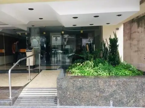 Avenida Honorio Pueyrredón e/ Tres Arroyos y Galicia