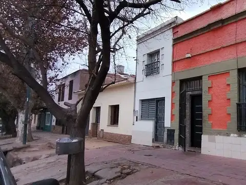 VENTA DE CASA EN VILLA MARINI, GODOY CRUZ
