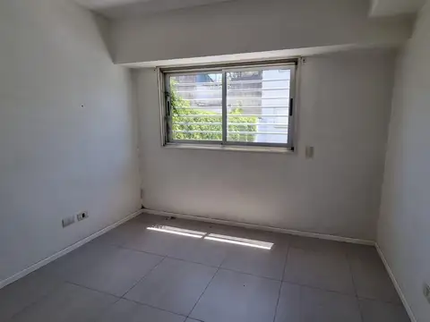 Departamento en Alquiler en Parque Chacabuco, $ 800.000