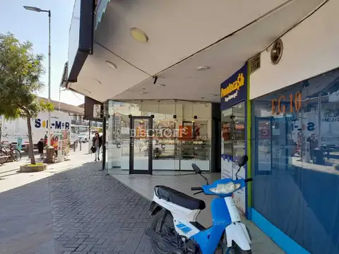  LOCAL EN VENTA – PLENO CENTRO COMERCIAL DE VILLA GESELL