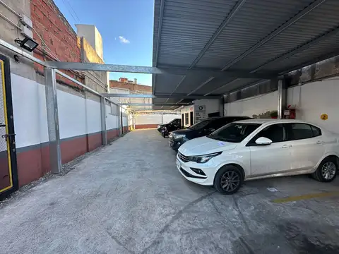 Cochera para Auto Lanus Este Centro (Consultar Motos)