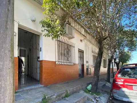 VENTA CASA PH 3 AMBIENTES, BERNAL.