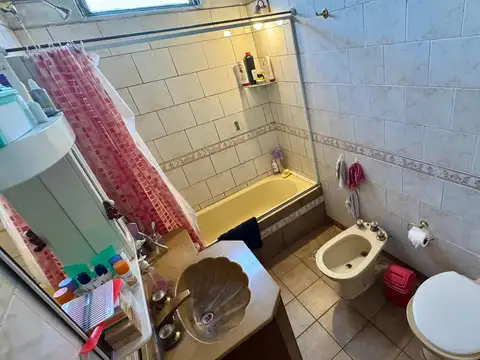 Casa 5 ambientes con 1 baño