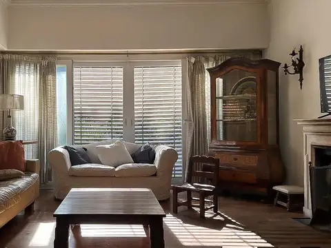 Casa 7 ambientes con 4 baños