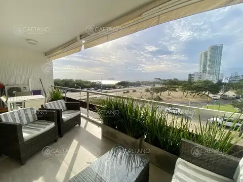 Departamento en Venta en Playa Mansa, USD 190.000