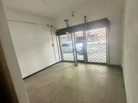 Local en Alquiler en Flores, $ 550.000