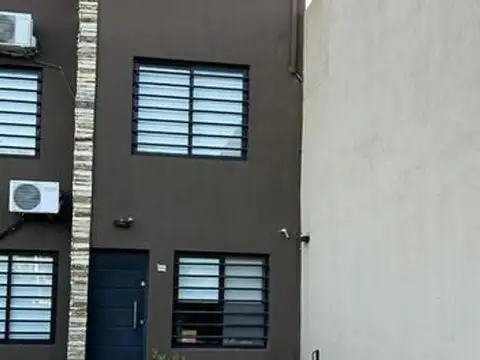 Venta Impecable duplex Ituzaingo Norte