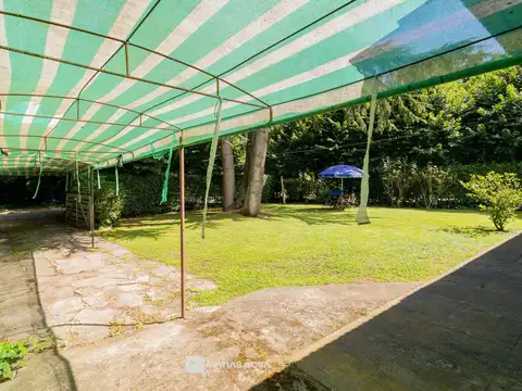 Casa en Venta con 3 cocheras