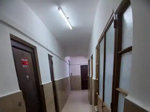 Oficina 2 ambientes con 1 baño