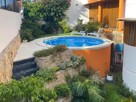 Casa 6 ambientes con 4 baños