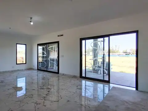 Casa en Venta en Pilar Del Este, USD 189.000