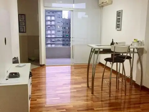 SEMIPISO Montevideo 600.Dpto de 47m2 más balcón. 1 dormitorio. Ventilación cruzada. Alquilado