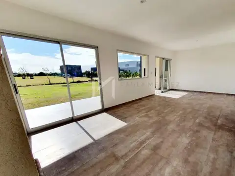 Casa en Alquiler de 4 dormitorios