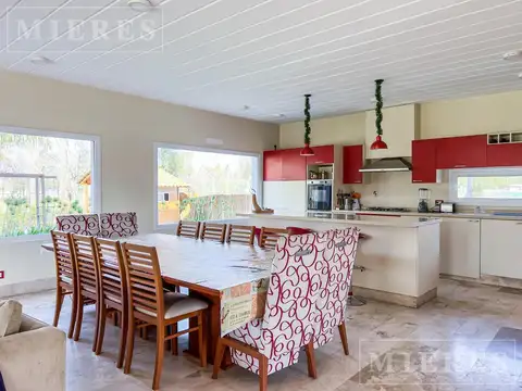 Casa en Venta en San Sebastián área 1