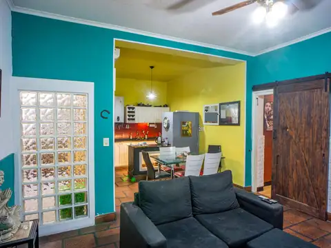 Casa 7 ambientes con 1 baño