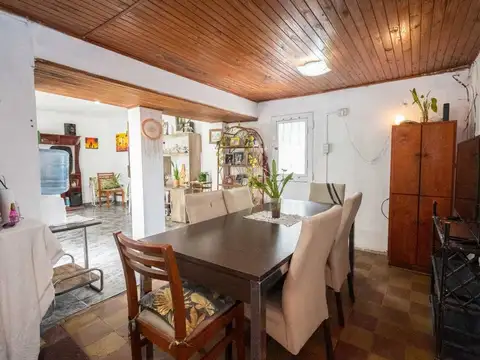 Casa interna única, dos dormitorios y gran patio