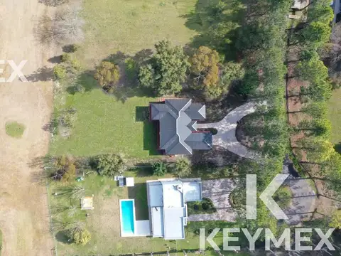 Casa en Venta con 2 cocheras