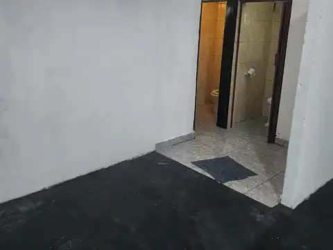 Local en Alquiler en Lomas de Zamora, $ 950.000