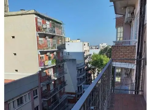 T Espora 100, Piso 6