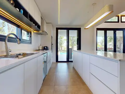 Casa en Venta con 1 cochera