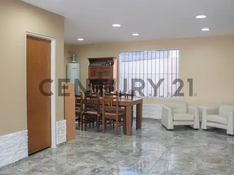 VENTA CASA BARRIO DE VICENZO GRANDE PILAR