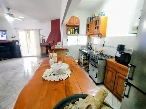 Casa 4 ambientes con 1 baño