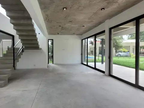 Casa - Venta - 4 Ambientes