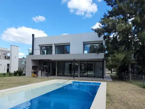 Casa en Venta en San Vicente, USD 390.000