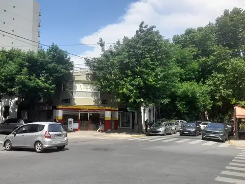 CAMPANA 2700, Piso 1