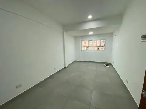 Departamento en Alquiler en Lomas Del Mirador, $ 390.000