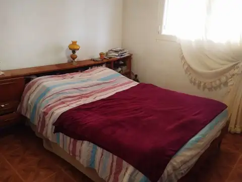 Casa 4 ambientes con 1 baño