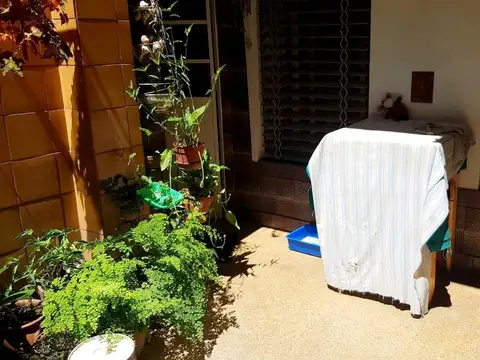 Depto Tipo Casa 2 ambientes con 1 baño