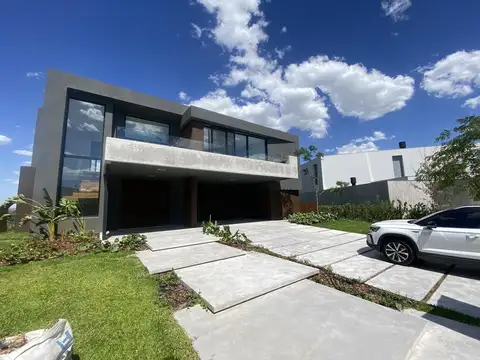 Casa en Venta de 5 dormitorios