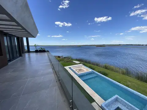 CASA EN VENTA EN MARINAS PUERTO ESCOBAR