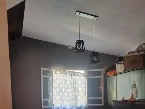 Casa 4 ambientes con 1 baño