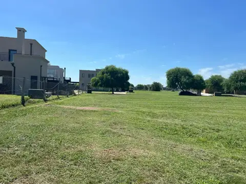 Terreno en Venta de 913,0 m2