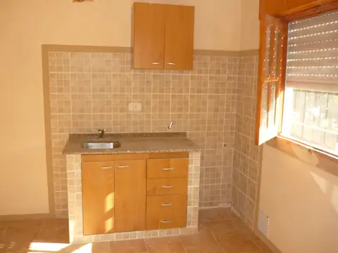 Casa 2 ambientes con 1 baño