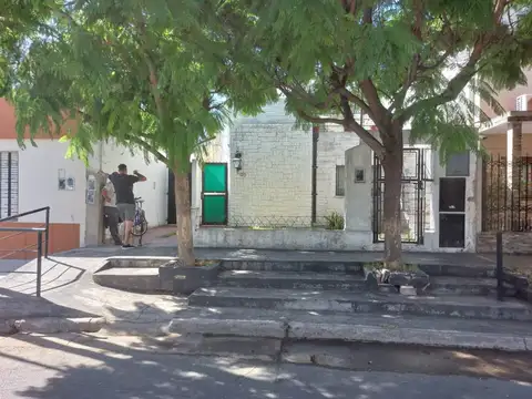 PH con 2 patios y terraza, 1er piso